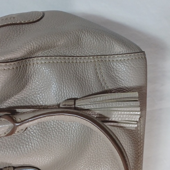 RALPH LAUREN COW LEATHER 🐄 💖 PURSE LOOKS NEW TAUPE COLOR - Picture 3 of 10